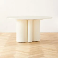 Sannois Round Lacquered Linen White Dining Table